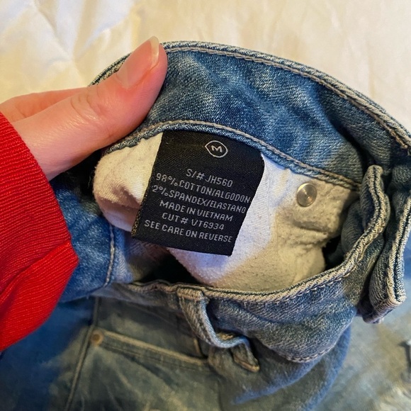 High-Waisted Distressed Medium Wash Jean Shorts - Picture 3 of 5